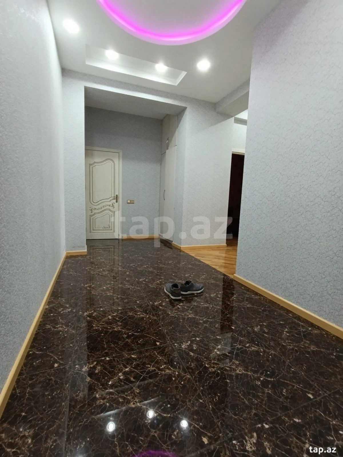 Kirayə verilir 2 otaqlı yeni tikili 74 m²