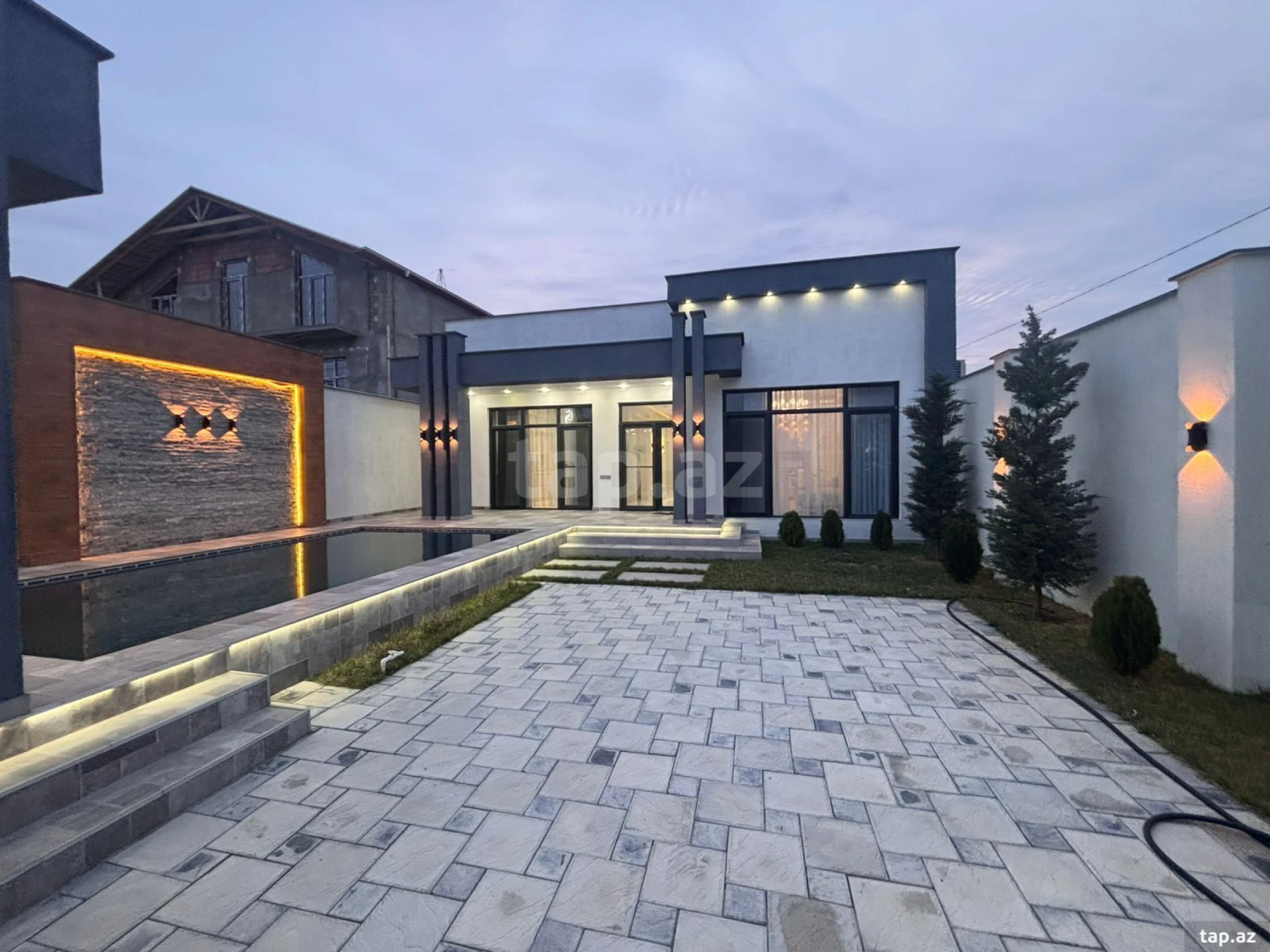 Satılır 4 otaqlı həyət evi