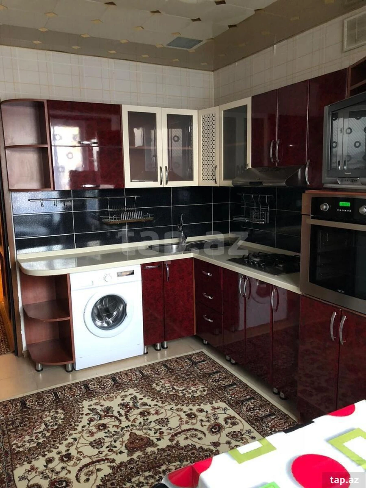 Kirayə verilir 2 otaqlı mənzil 90 m²