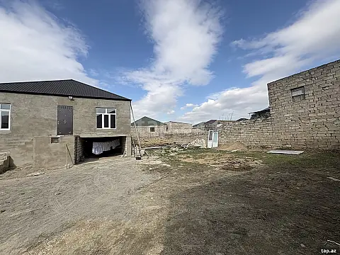 Satılır 4 otaqlı həyət evi