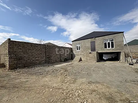 Satılır 4 otaqlı həyət evi