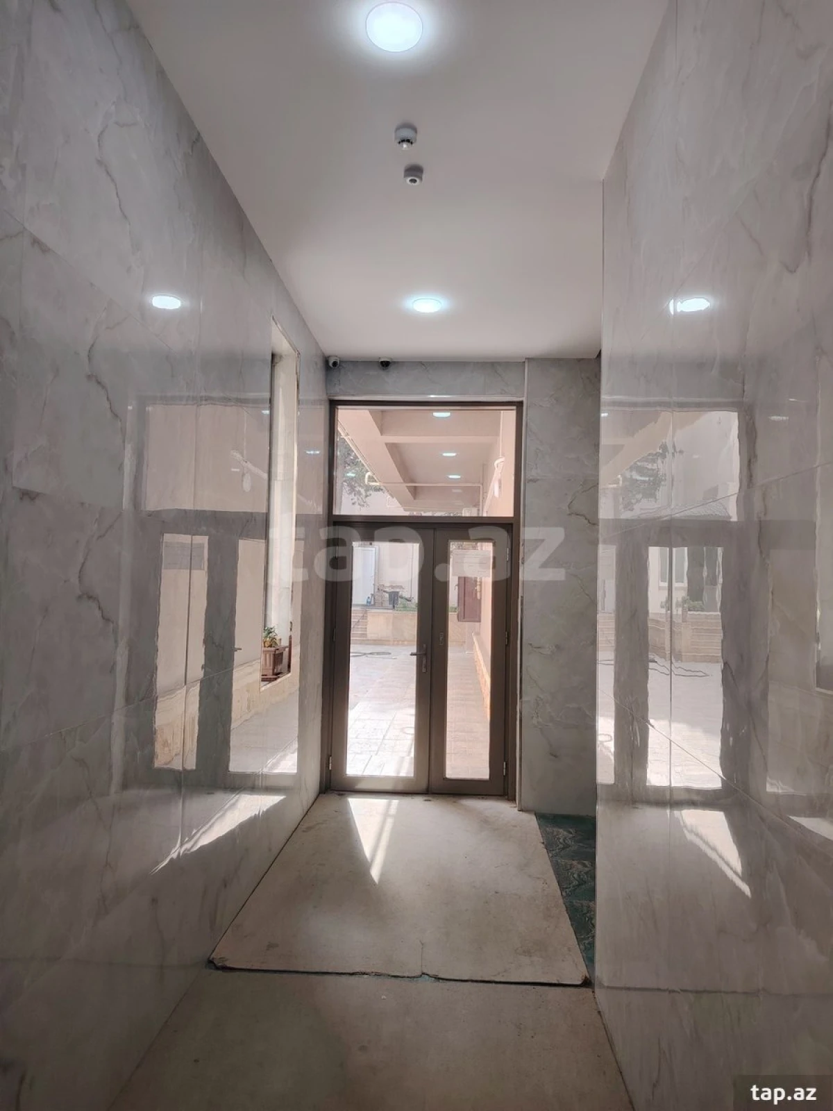 Satılır 4 otaqlı yeni tikili 143 m²
