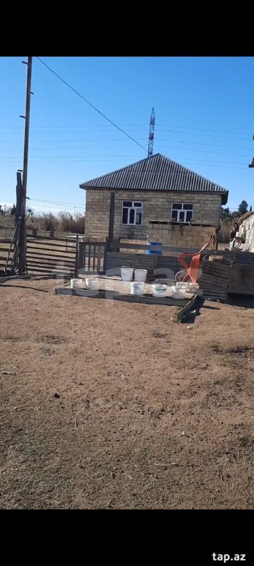 Satılır 4 otaqlı həyət evi