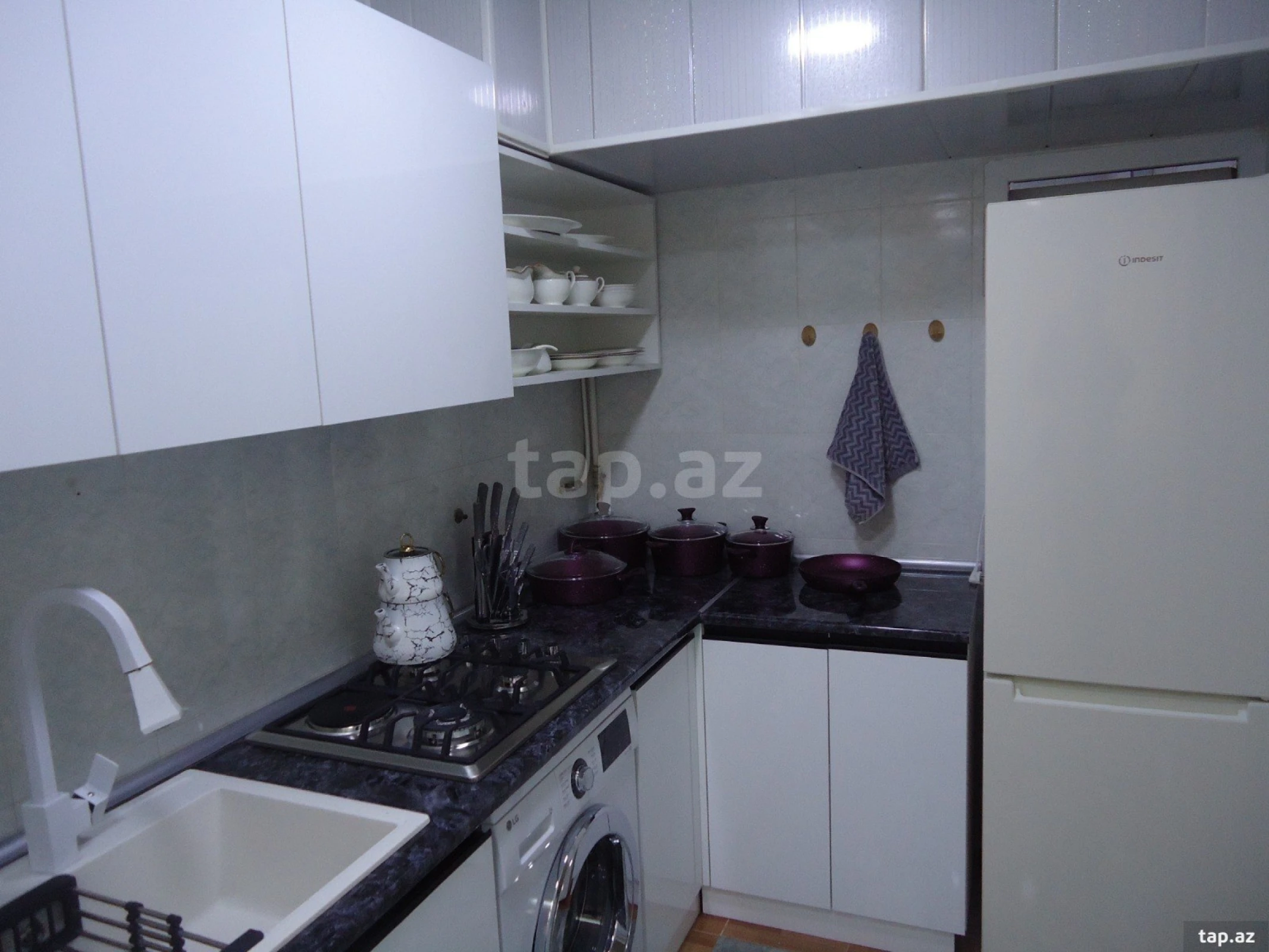 Kirayə verilir 4 otaqlı mənzil 126 m²