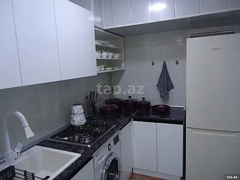 Kirayə verilir 4 otaqlı mənzil 126 m²