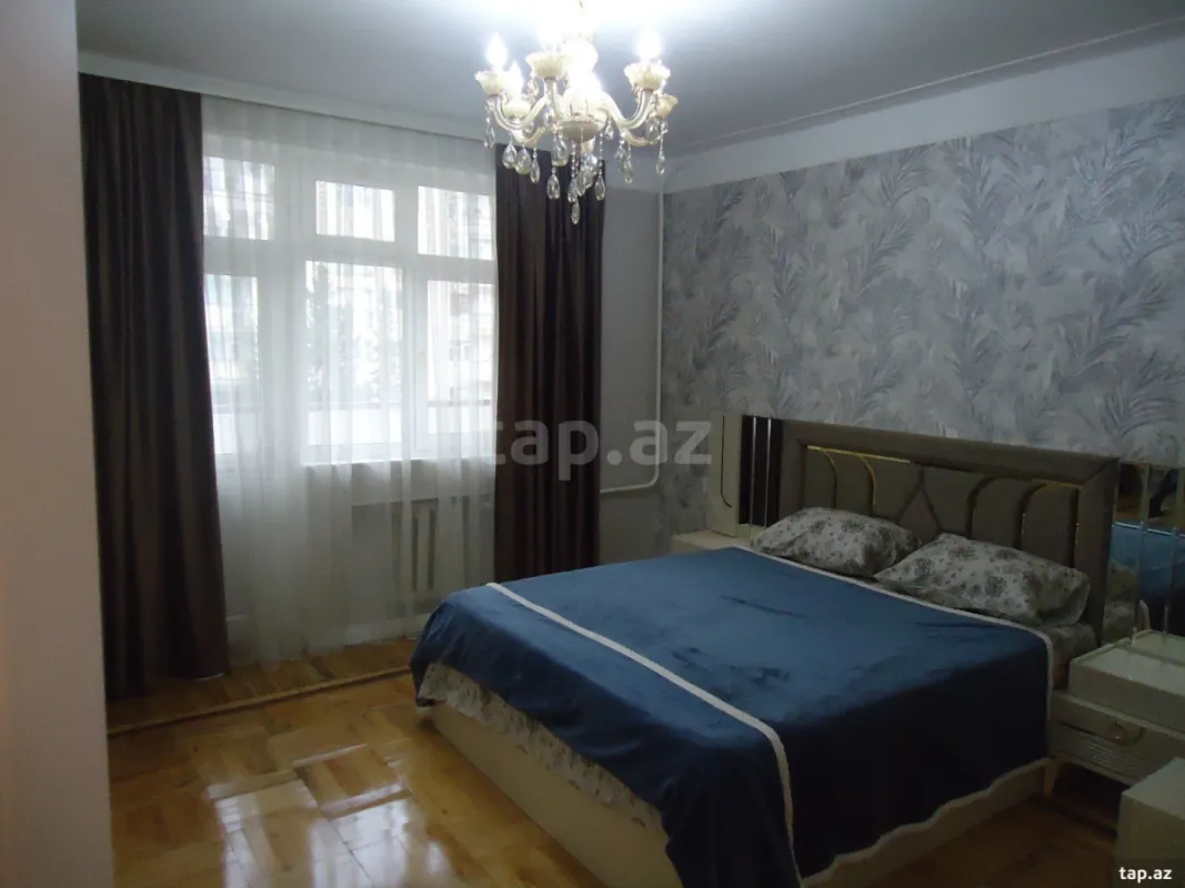Kirayə verilir 4 otaqlı mənzil 126 m²