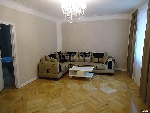 Kirayə verilir 4 otaqlı mənzil 126 m²