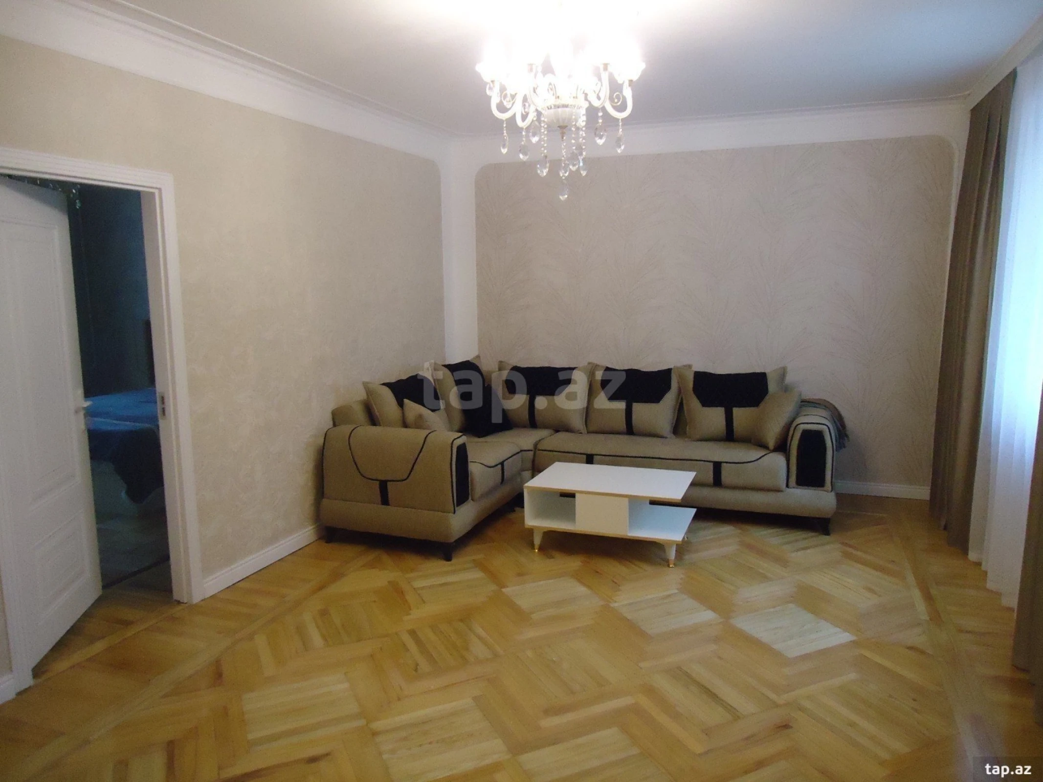 Kirayə verilir 4 otaqlı mənzil 126 m²