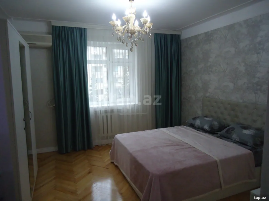 Kirayə verilir 4 otaqlı mənzil 126 m²