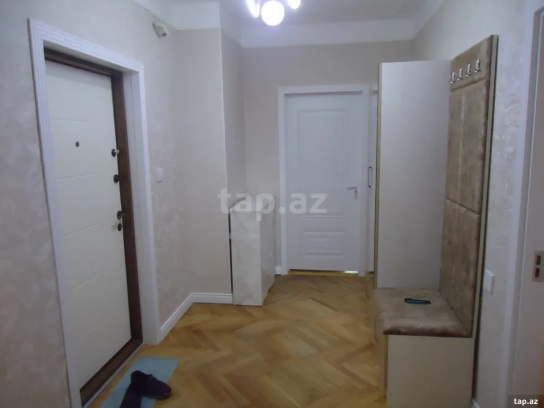 Kirayə verilir 4 otaqlı mənzil 126 m²