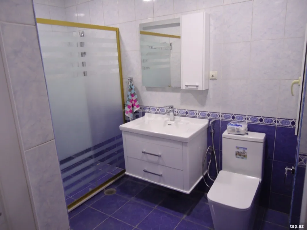Kirayə verilir 4 otaqlı mənzil 126 m²