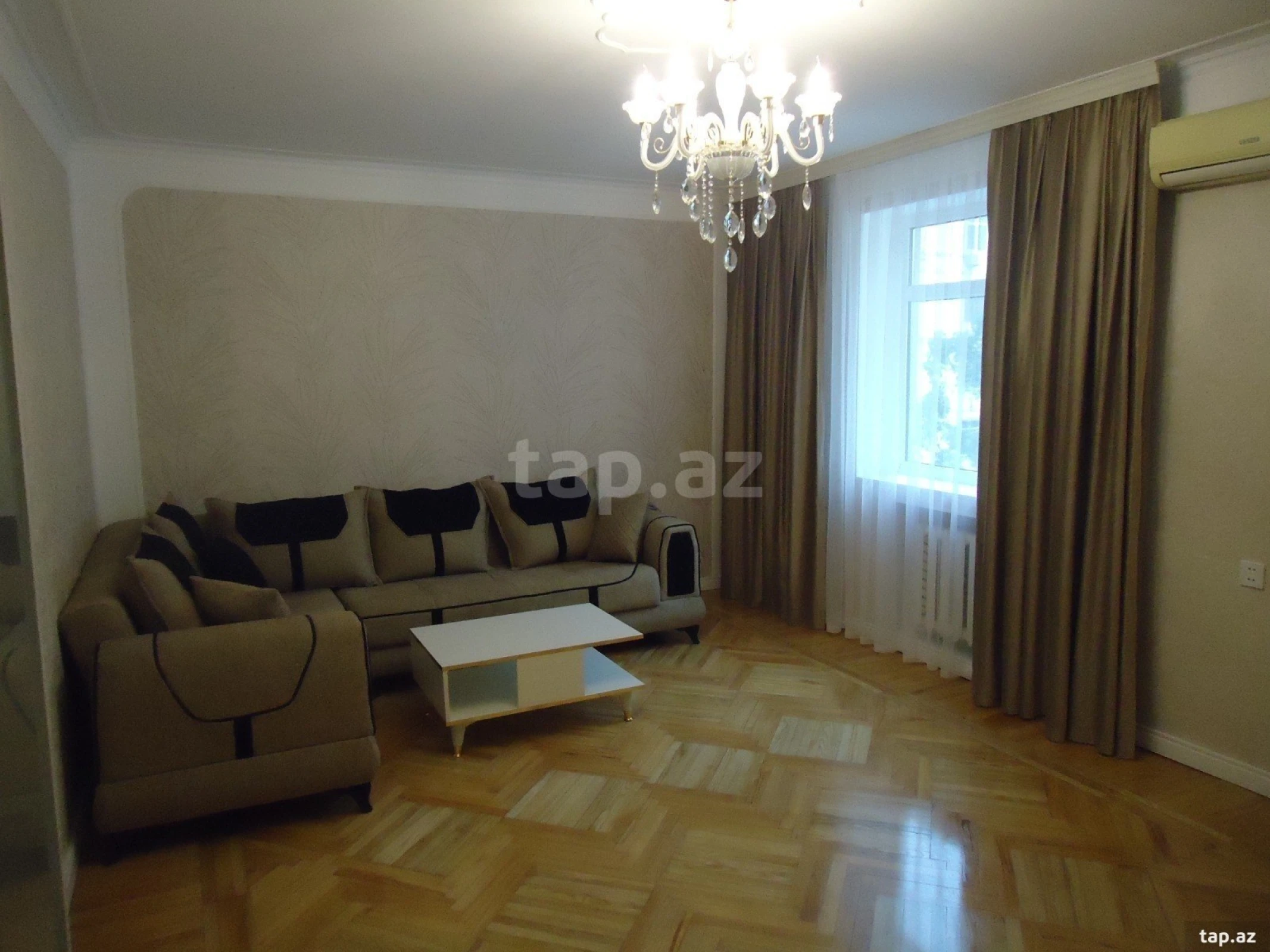Kirayə verilir 4 otaqlı mənzil 126 m²