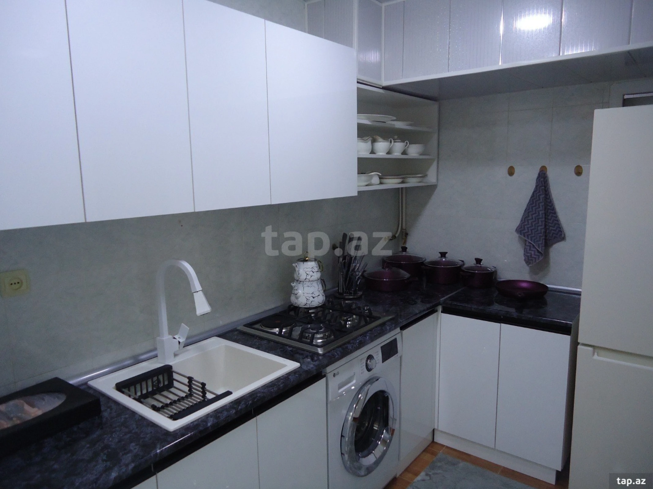 Kirayə verilir 4 otaqlı mənzil 126 m²
