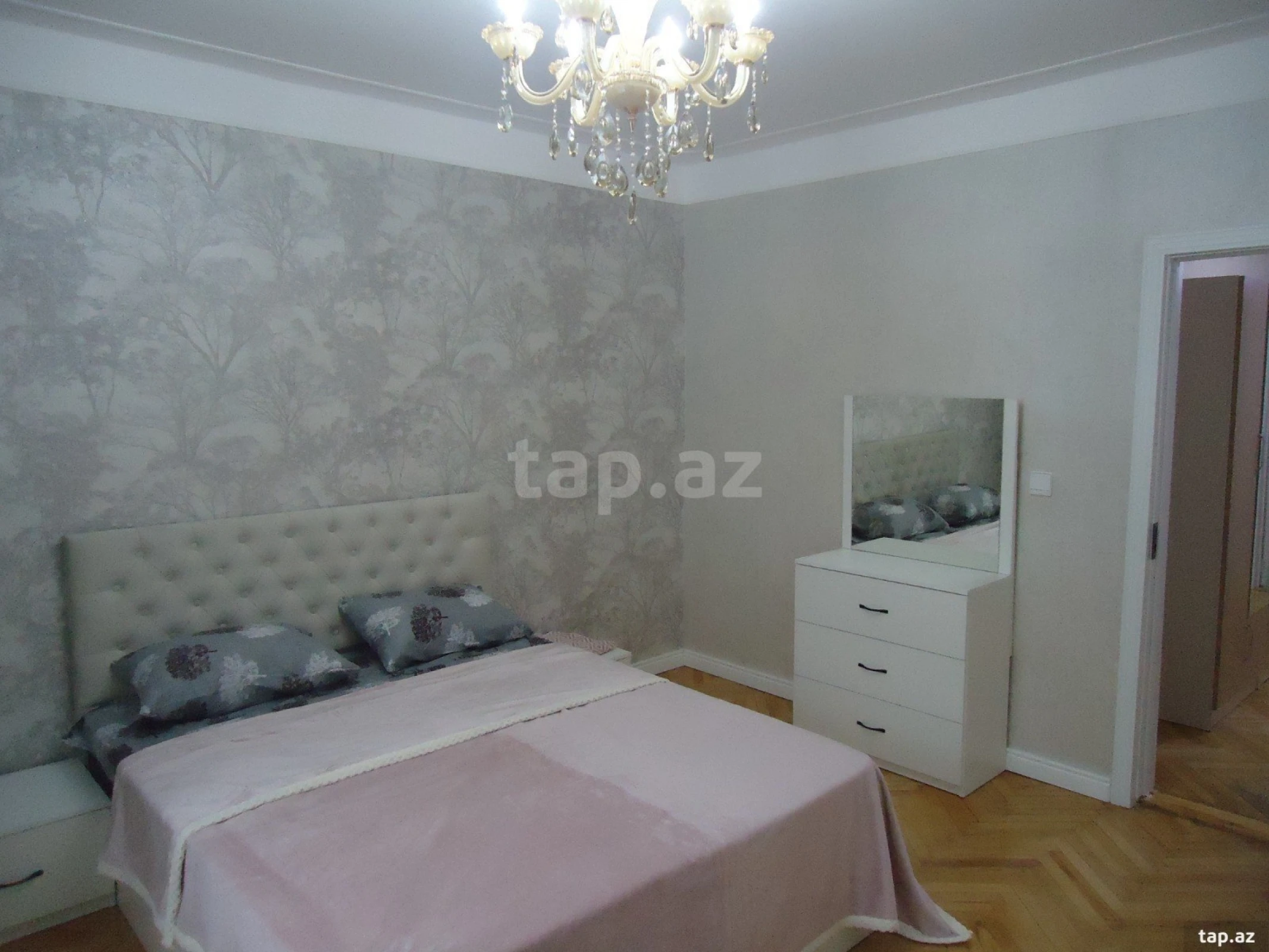 Kirayə verilir 4 otaqlı mənzil 126 m²