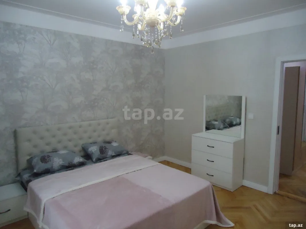Kirayə verilir 4 otaqlı mənzil 126 m²