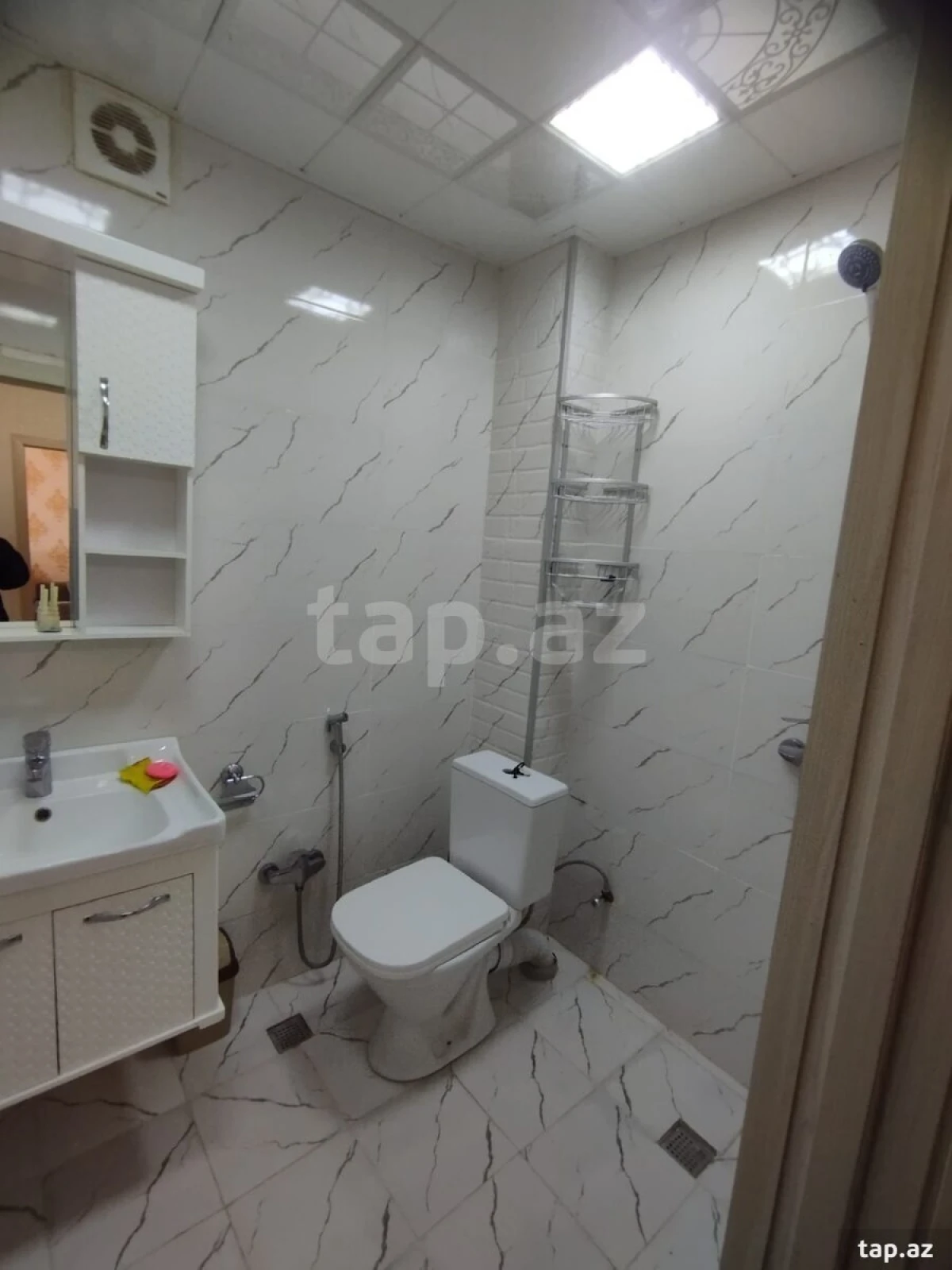 Kirayə verilir 2 otaqlı yeni tikili 65 m²