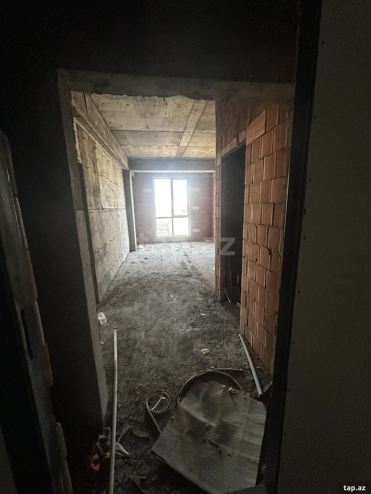 Satılır 2 otaqlı yeni tikili 91.5 m²