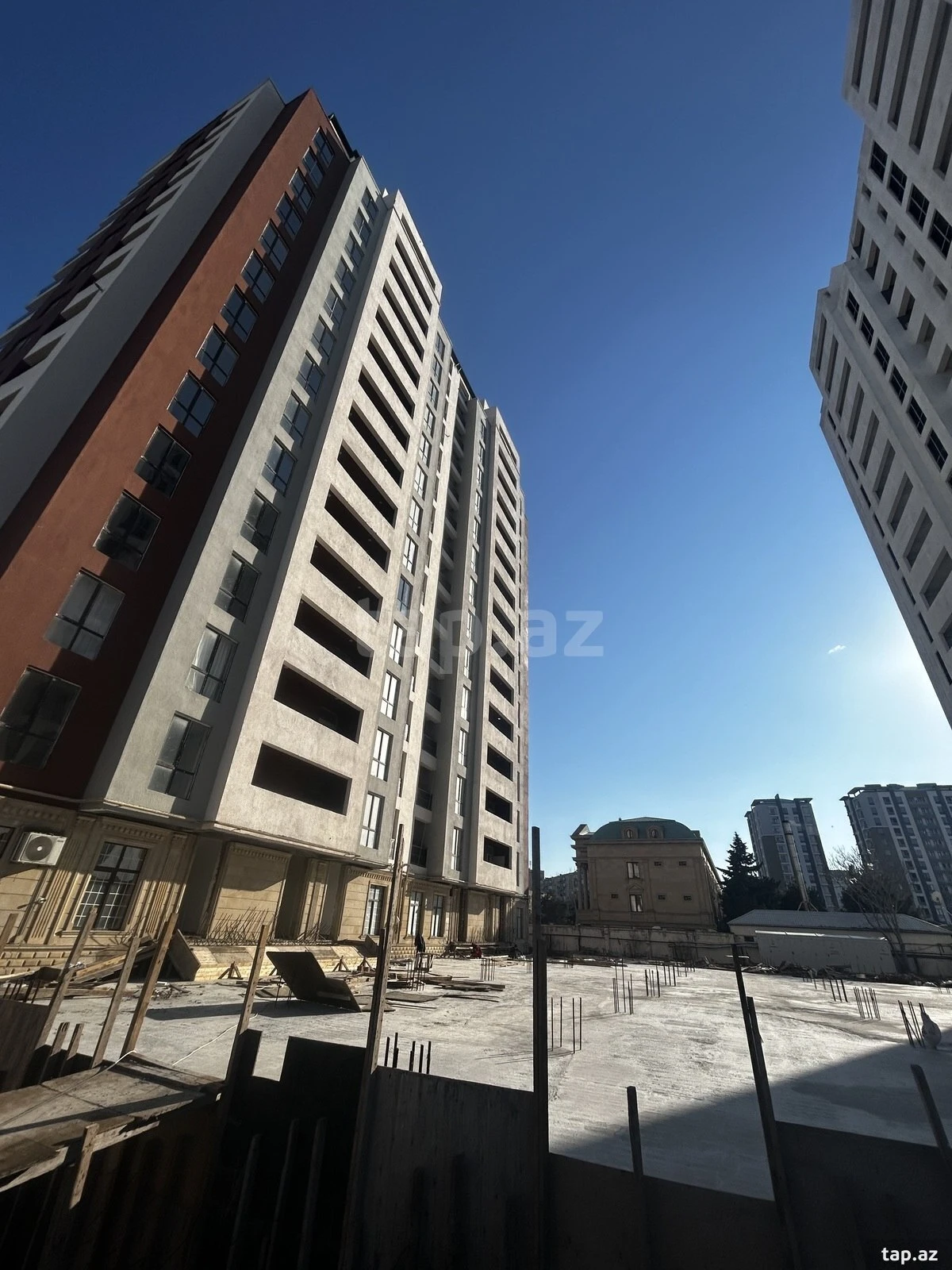 Satılır 2 otaqlı yeni tikili 91.5 m²
