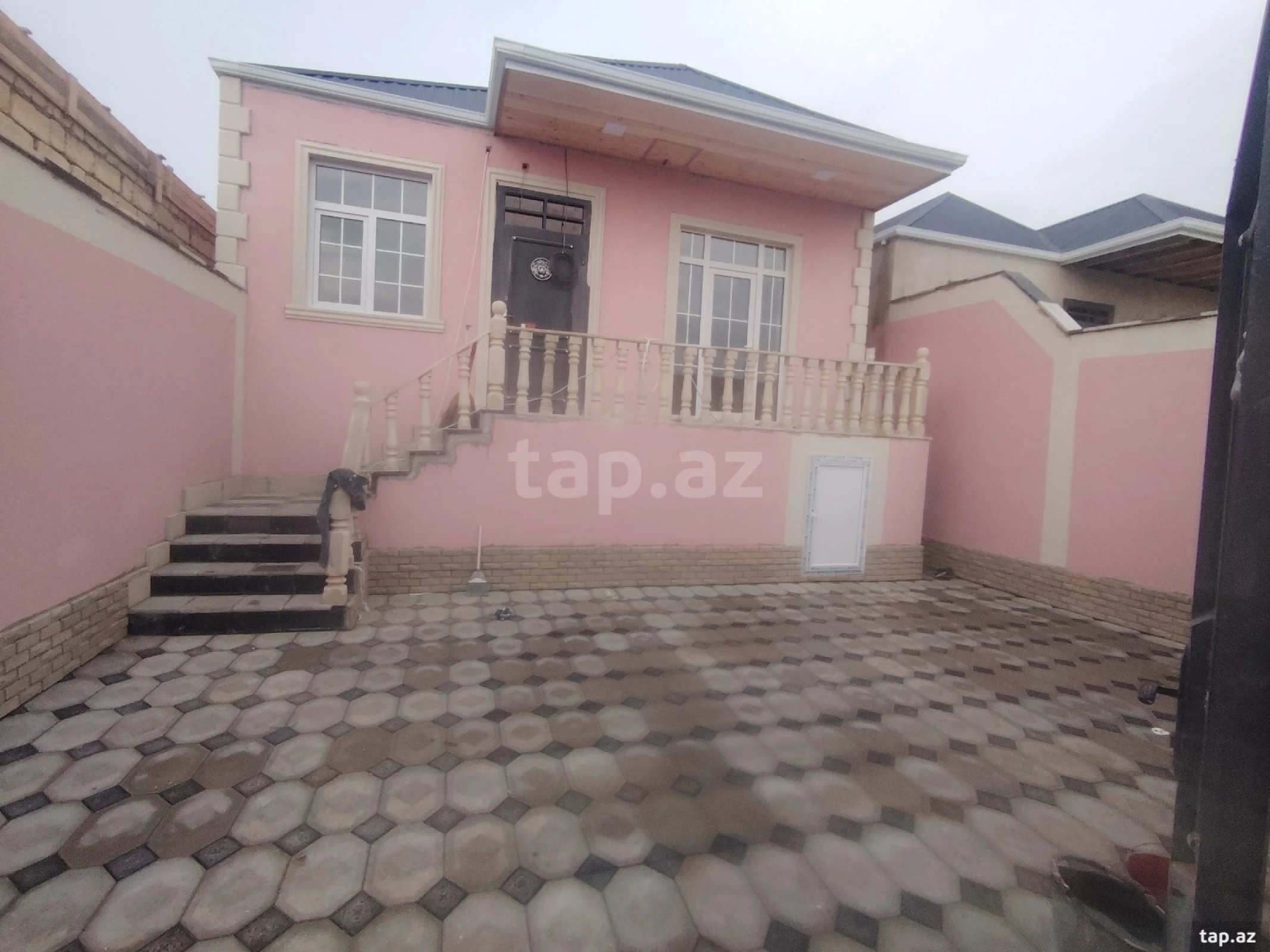 Satılır 3 otaqlı həyət evi
