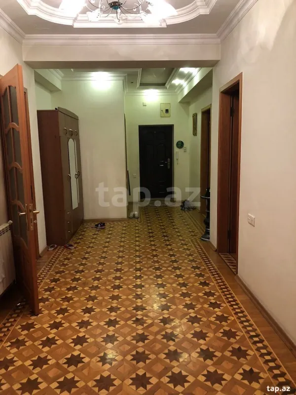 Kirayə verilir 3 otaqlı yeni tikili 160 m²