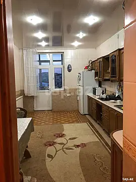 Kirayə verilir 3 otaqlı yeni tikili 160 m²