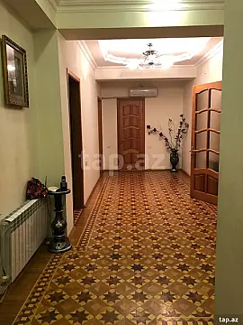 Kirayə verilir 3 otaqlı yeni tikili 160 m²