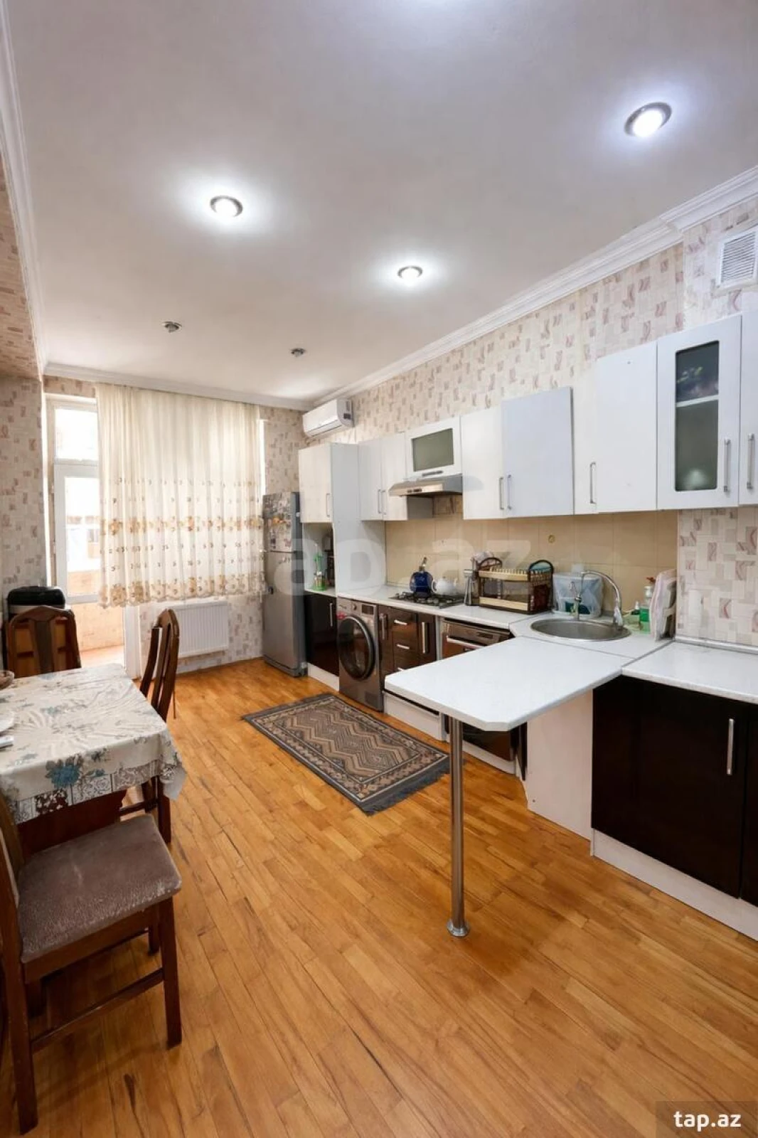 Satılır 3 otaqlı yeni tikili 154 m²