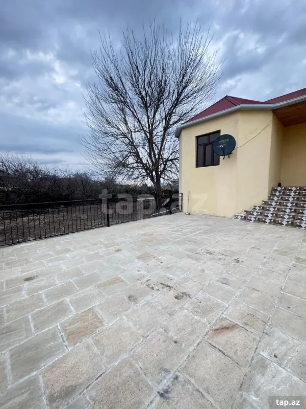 Satılır 3 otaqlı həyət evi