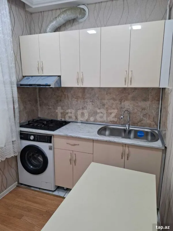 Kirayə verilir 2 otaqlı mənzil 65 m²