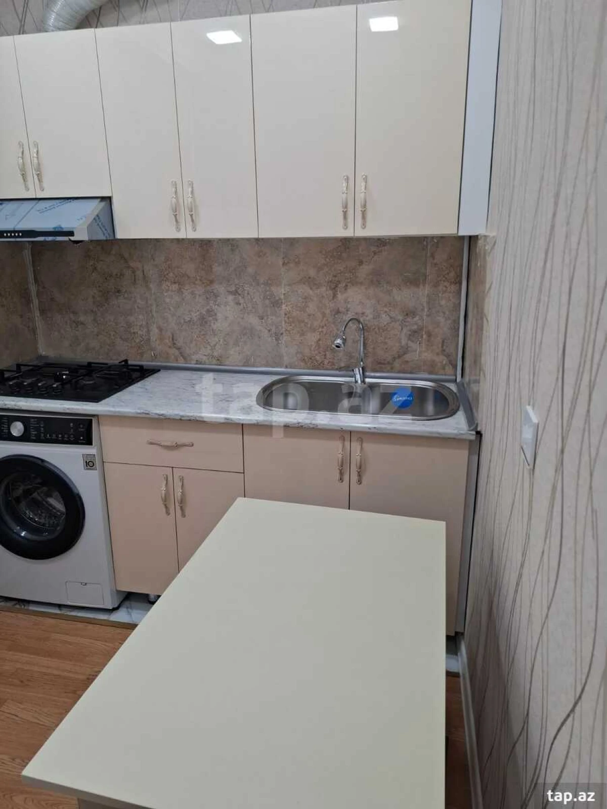 Kirayə verilir 2 otaqlı mənzil 65 m²