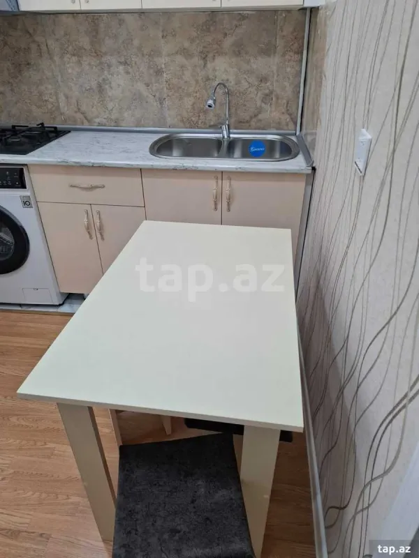 Kirayə verilir 2 otaqlı mənzil 65 m²