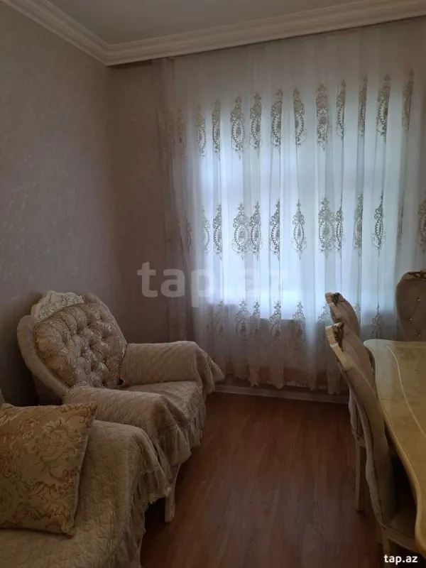 Kirayə verilir 2 otaqlı mənzil 65 m²