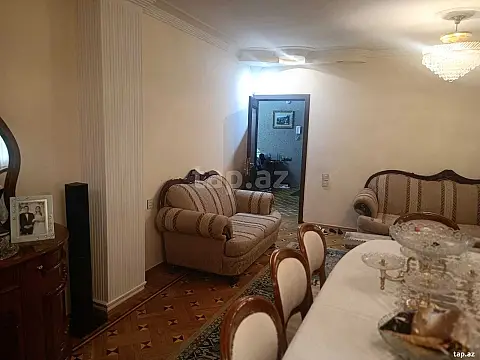 Satılır 4 otaqlı mənzil 135 m²