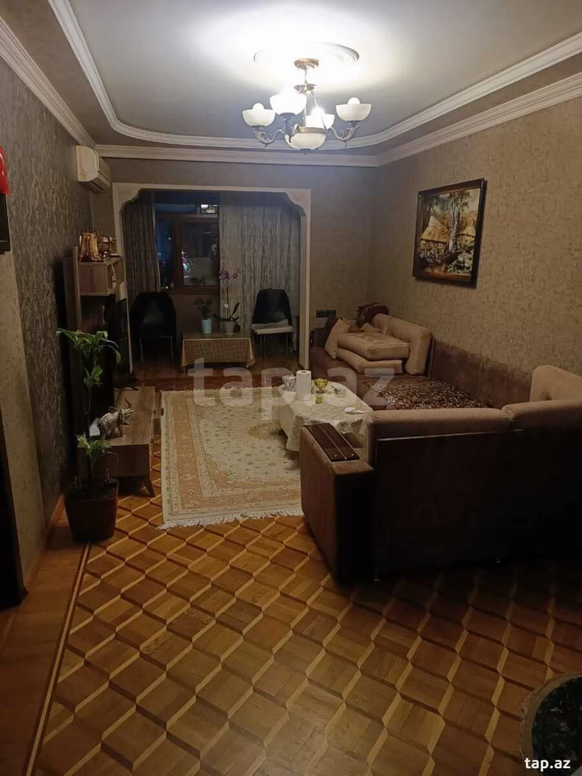 Satılır 4 otaqlı mənzil 135 m²