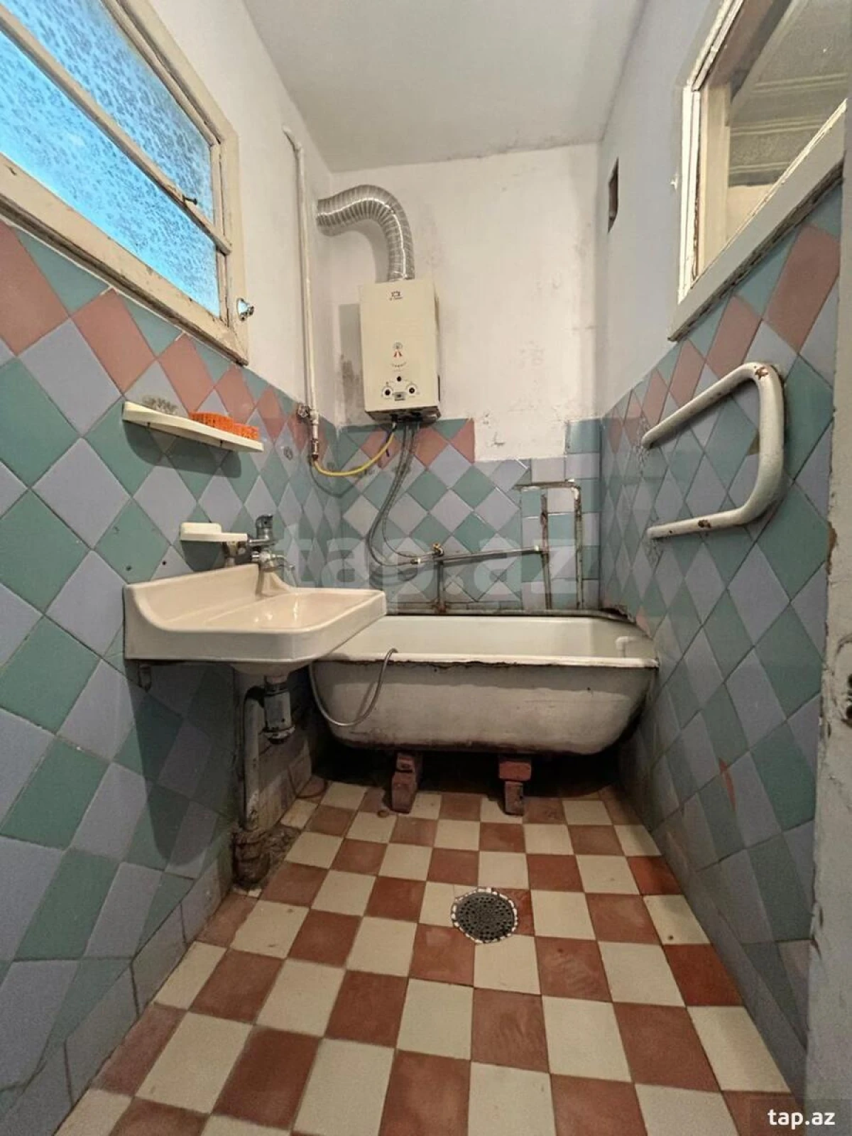 Satılır 3 otaqlı mənzil 85 m²