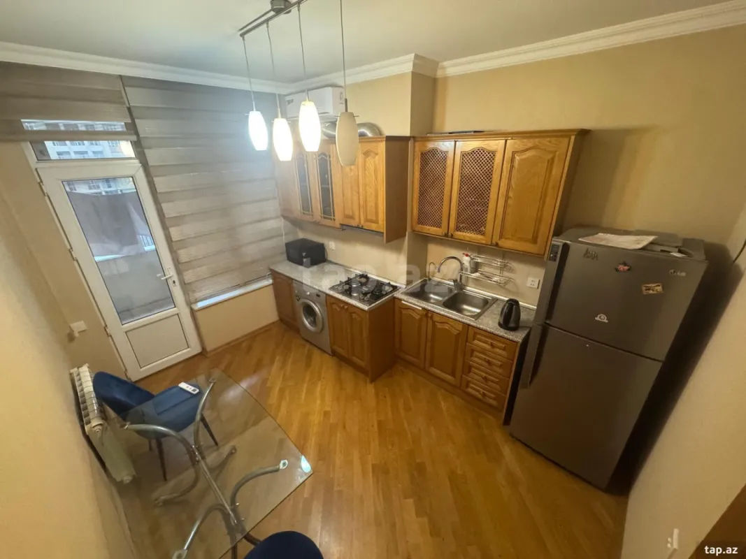 Kirayə verilir 3 otaqlı yeni tikili 120 m²