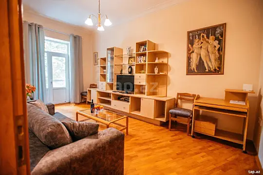 Kirayə verilir 2 otaqlı mənzil 65 m²