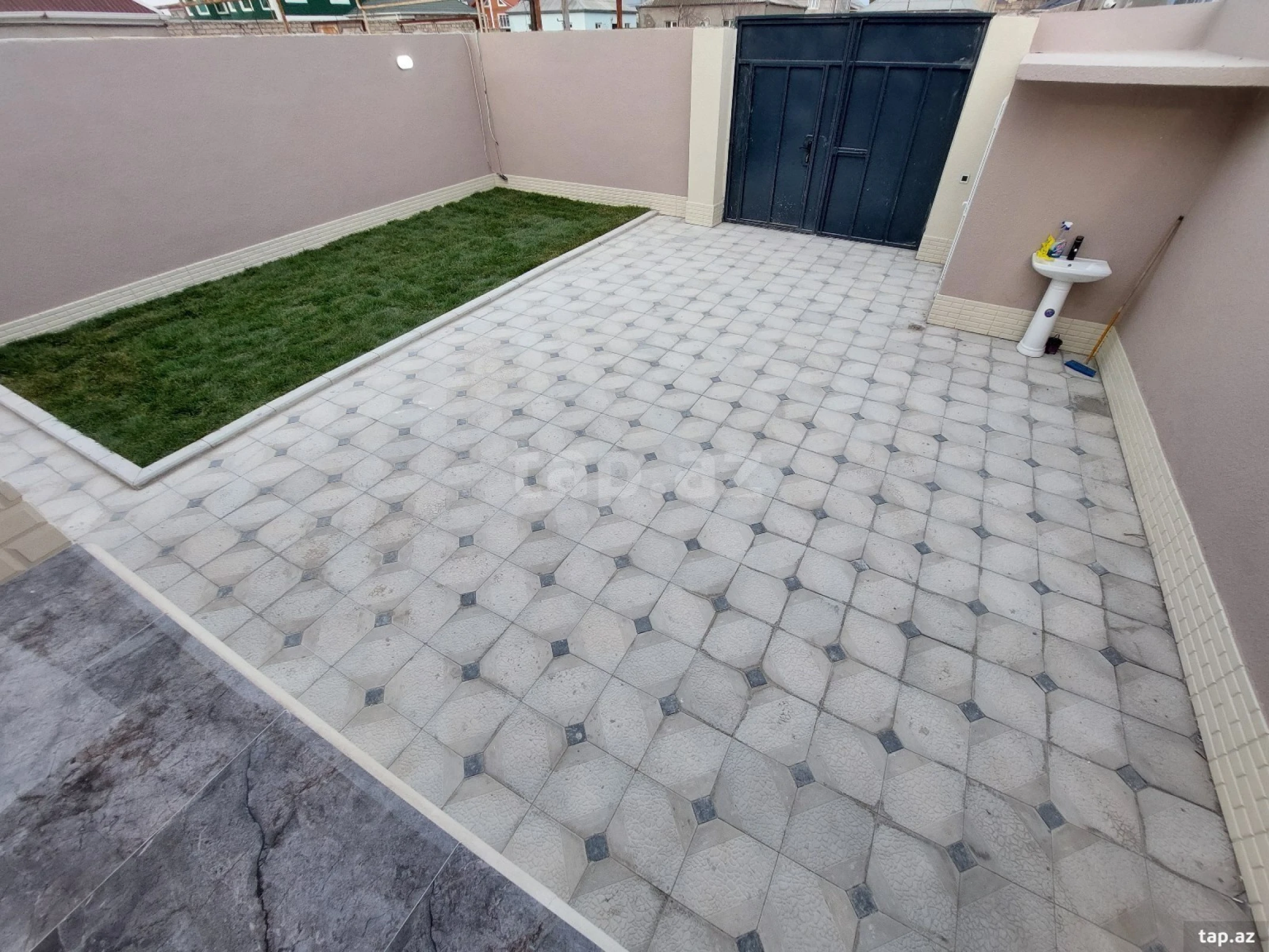 Satılır 4 otaqlı həyət evi