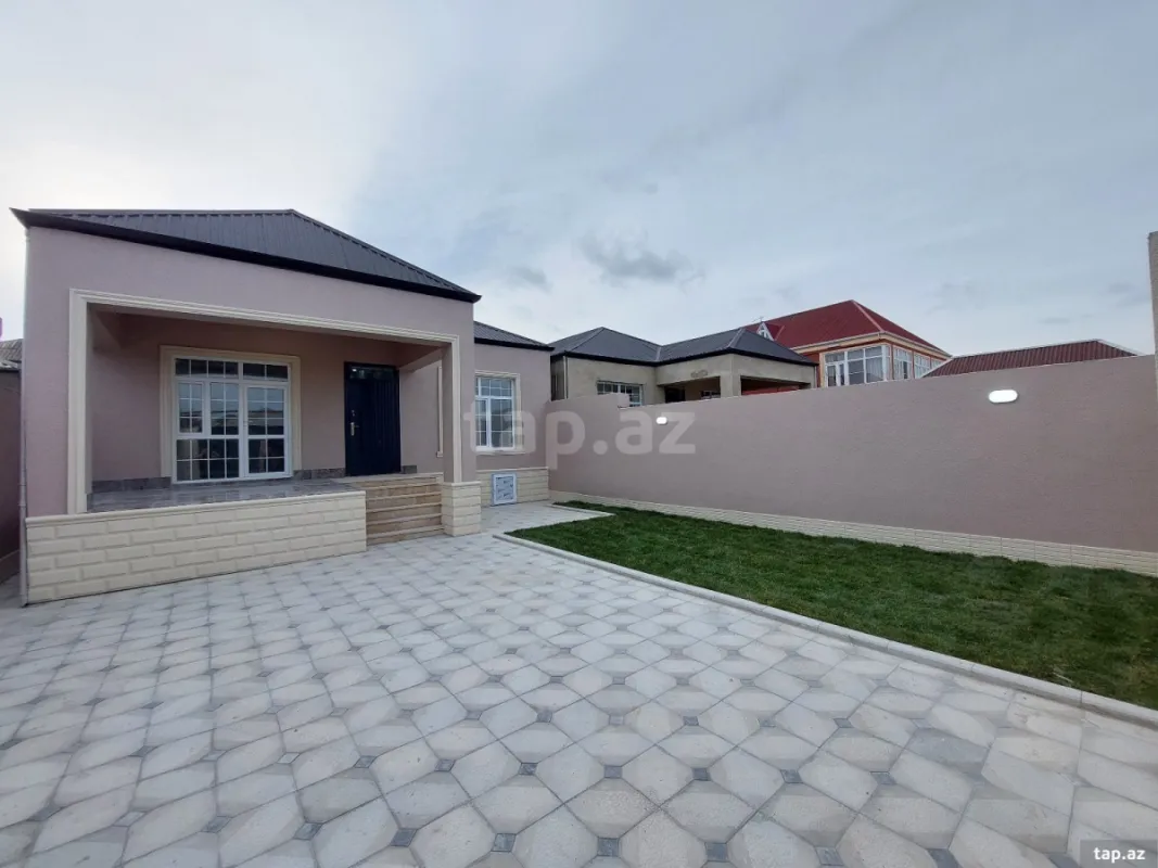 Satılır 4 otaqlı həyət evi