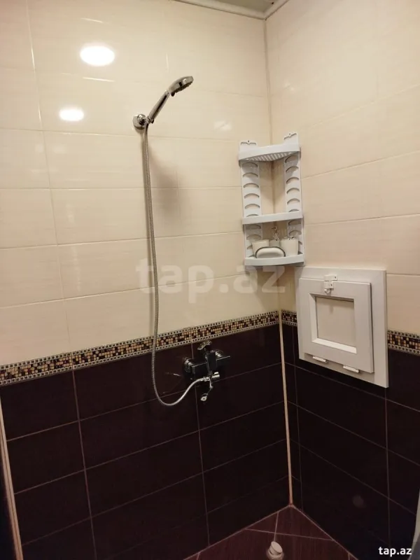 Kirayə verilir 3 otaqlı yeni tikili 95 m²