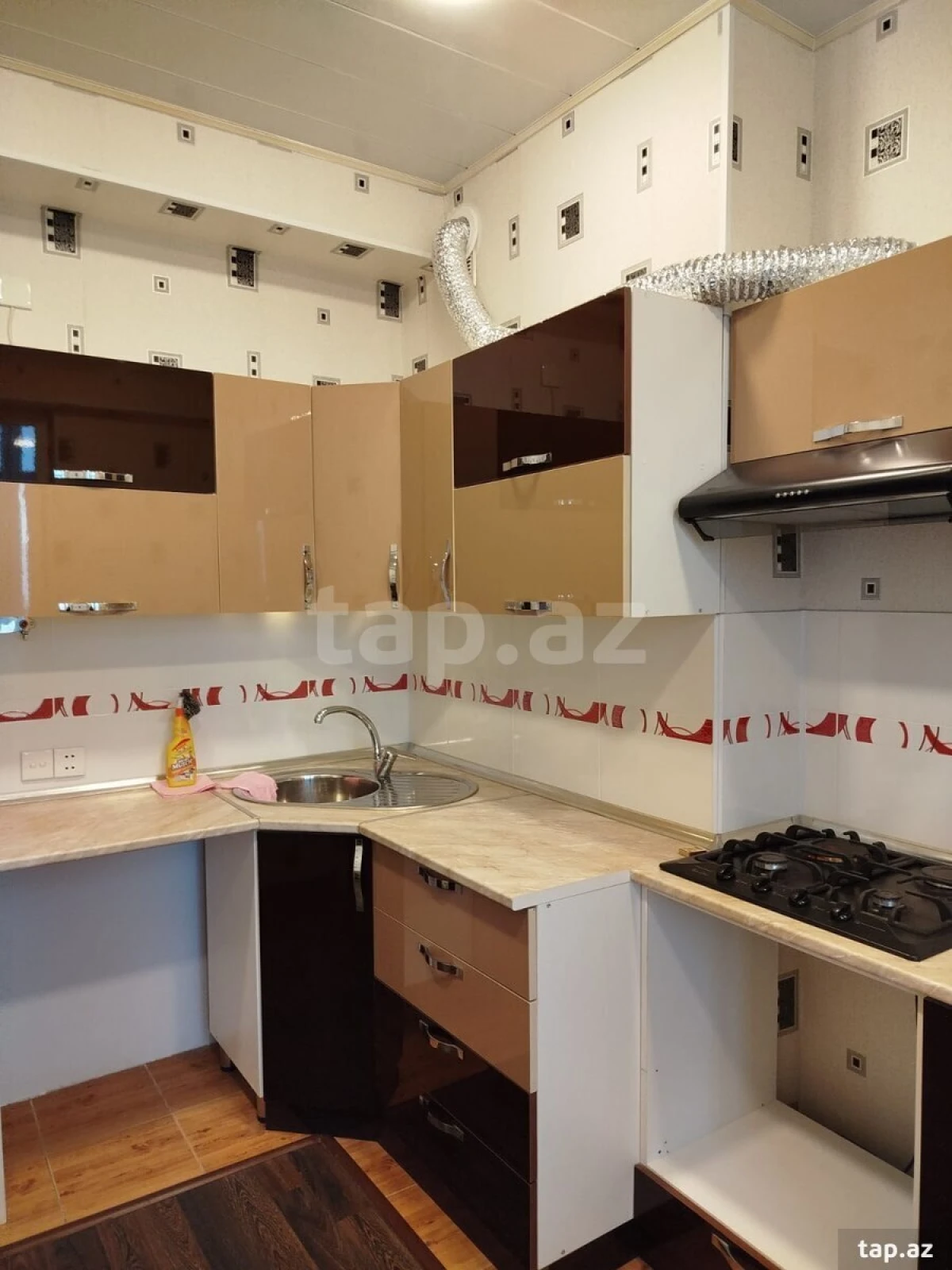 Kirayə verilir 3 otaqlı yeni tikili 95 m²