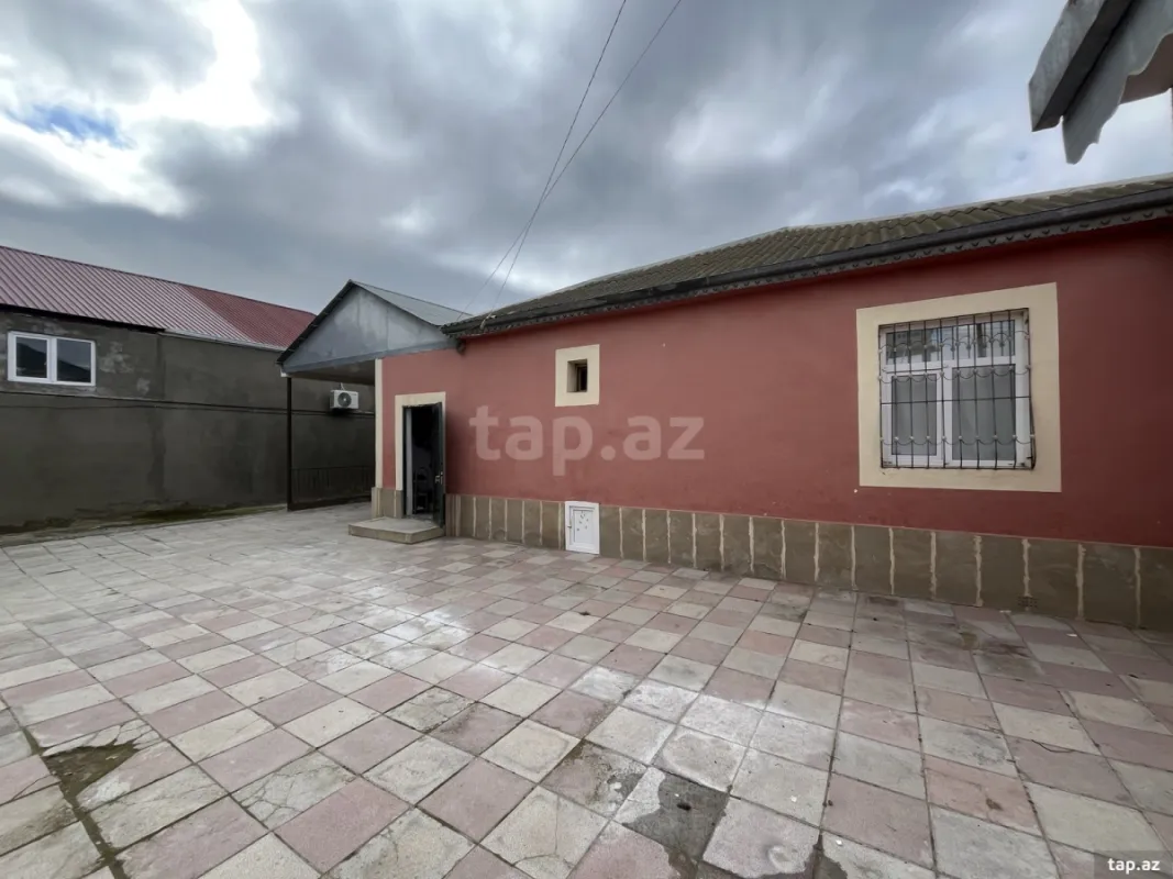 Satılır 4 otaqlı həyət evi