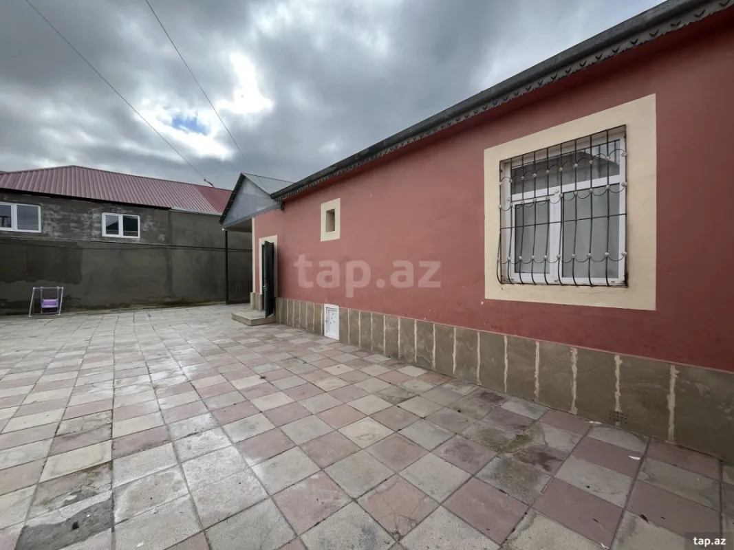 Satılır 4 otaqlı həyət evi