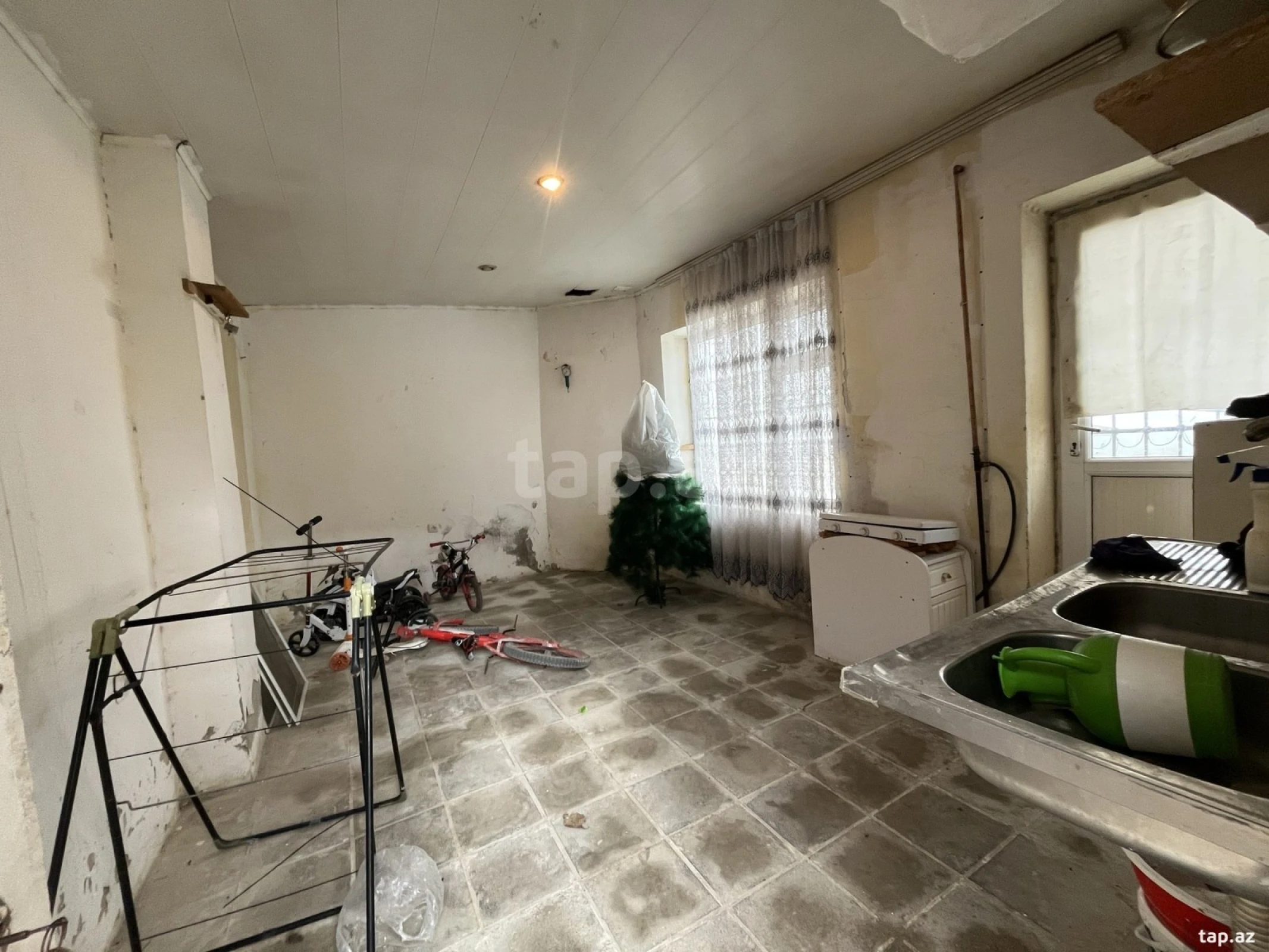 Satılır 4 otaqlı həyət evi