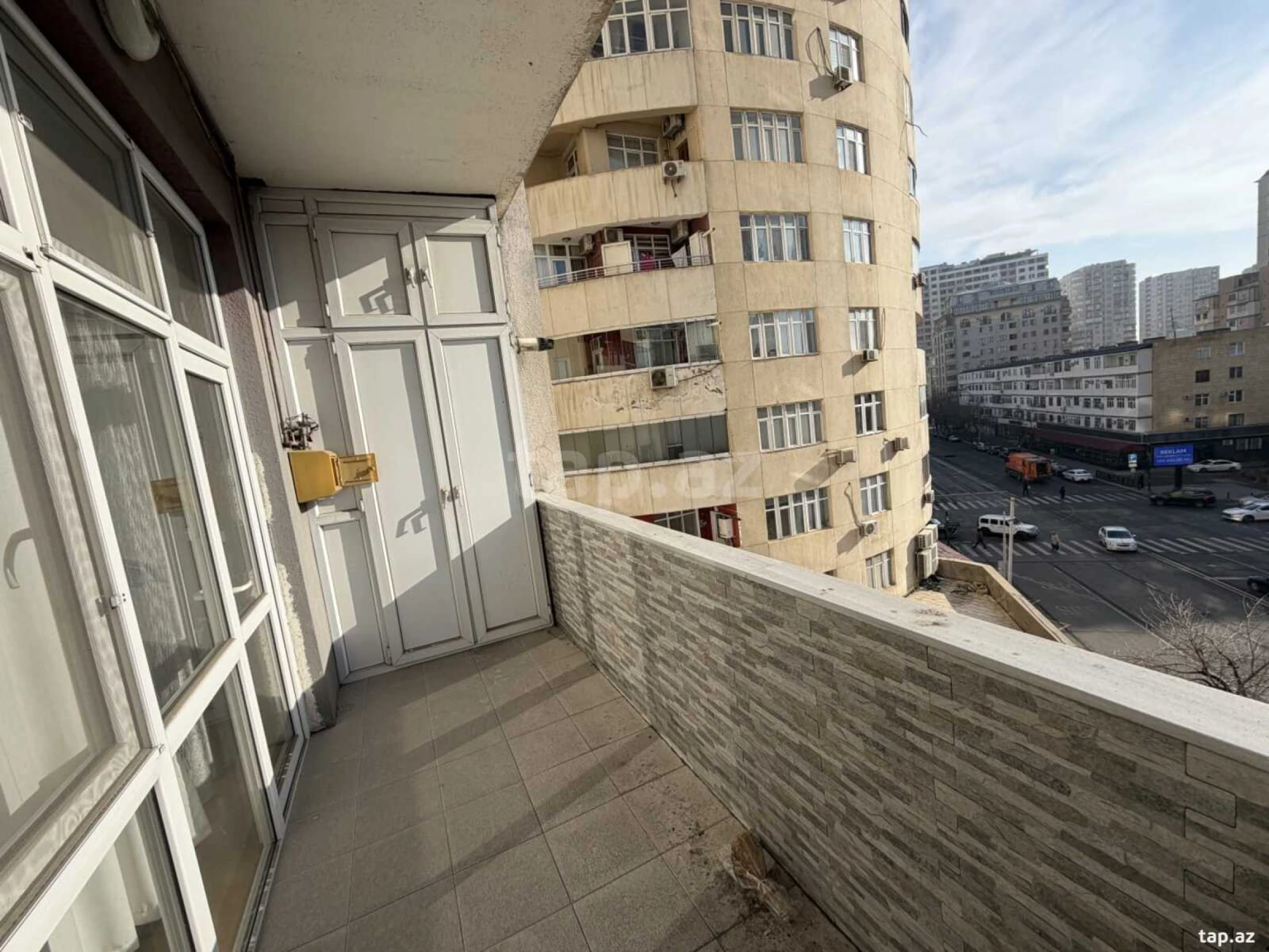 Kirayə verilir 4 otaqlı yeni tikili 135 m²