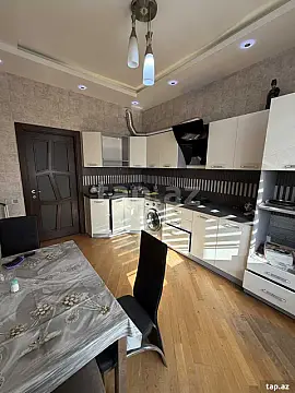 Kirayə verilir 4 otaqlı yeni tikili 135 m²