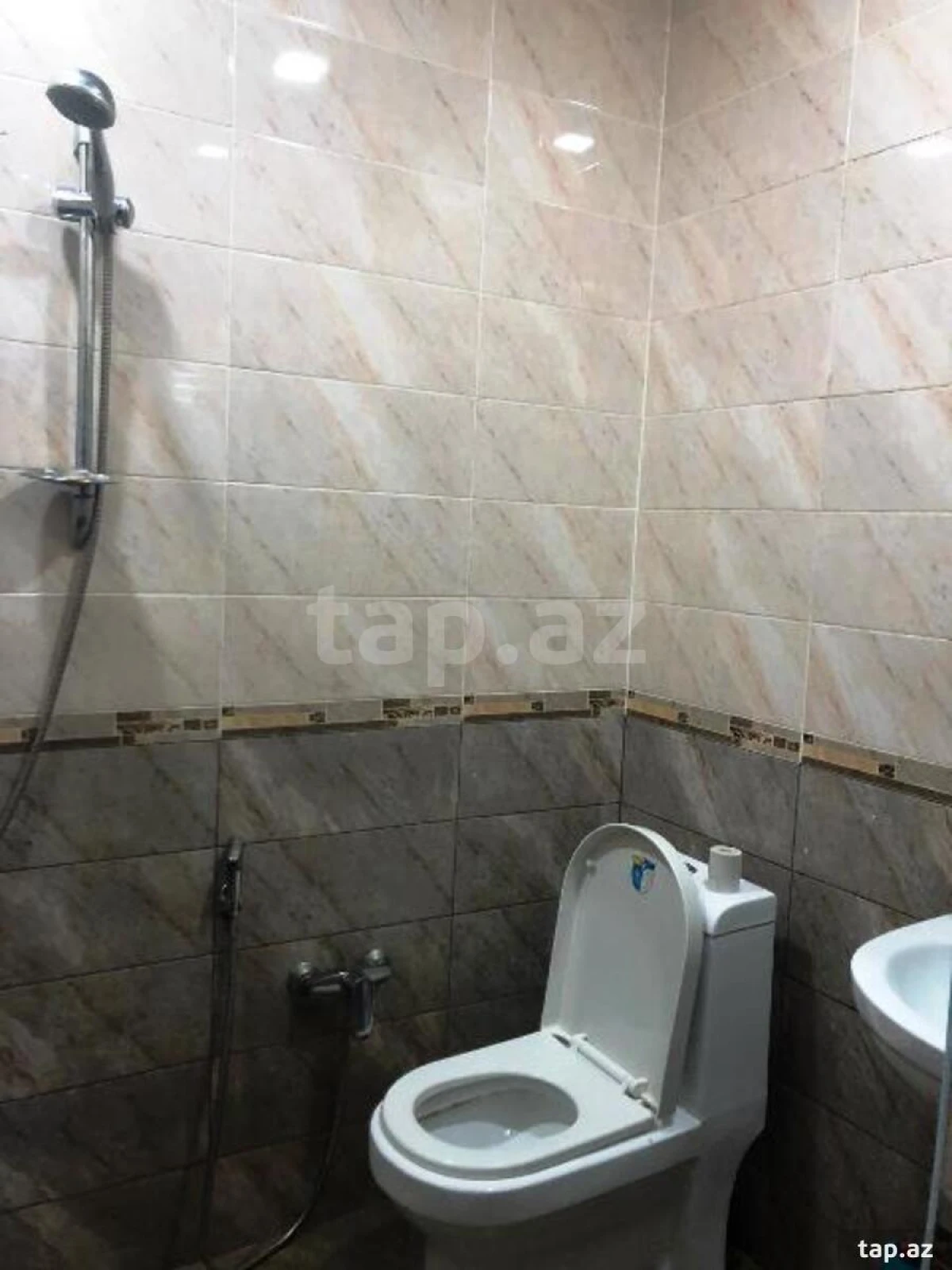 Kirayə verilir 2 otaqlı yeni tikili 65 m²