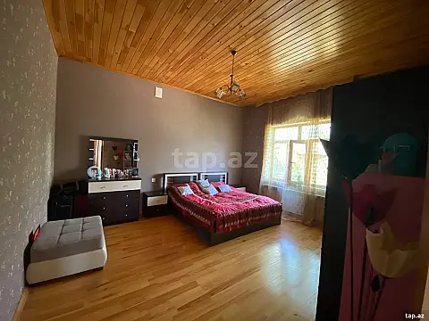 Satılır 5 otaqlı həyət evi