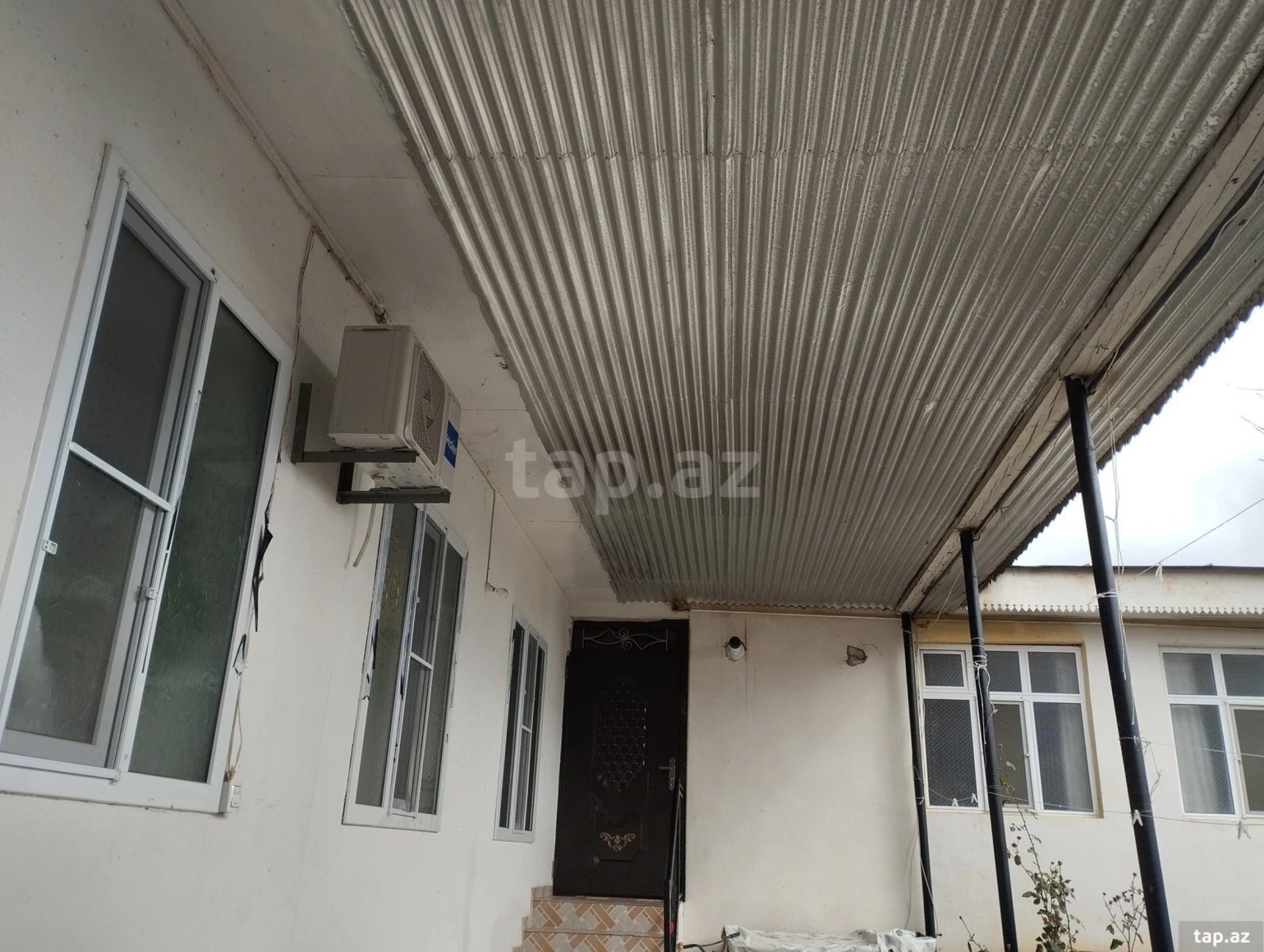 Satılır 4 otaqlı həyət evi