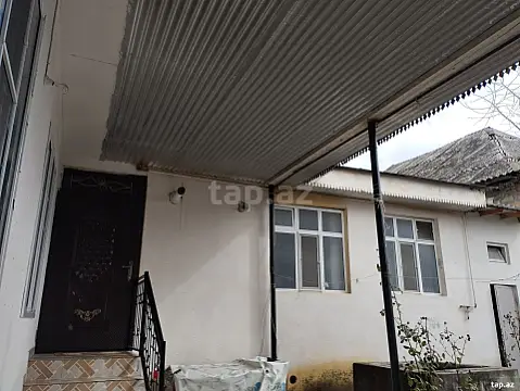 Satılır 4 otaqlı həyət evi — Şəki 4 otaq